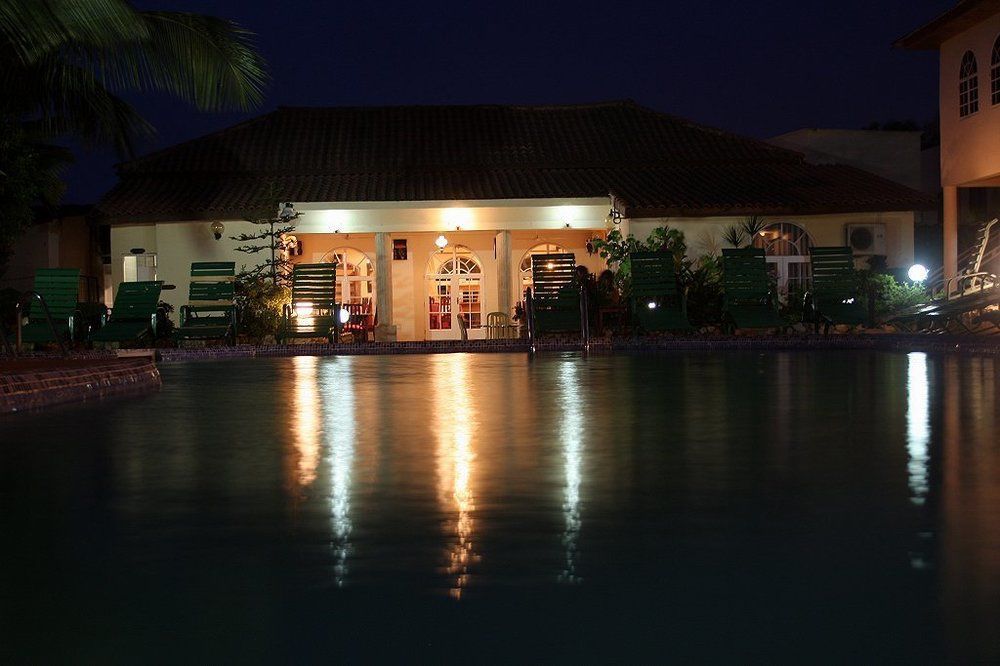 Seaview Gardens Hotel Kololi Exteriör bild